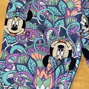 LuLaRoe Disney’s Minnie Mouse leggings! 🦄